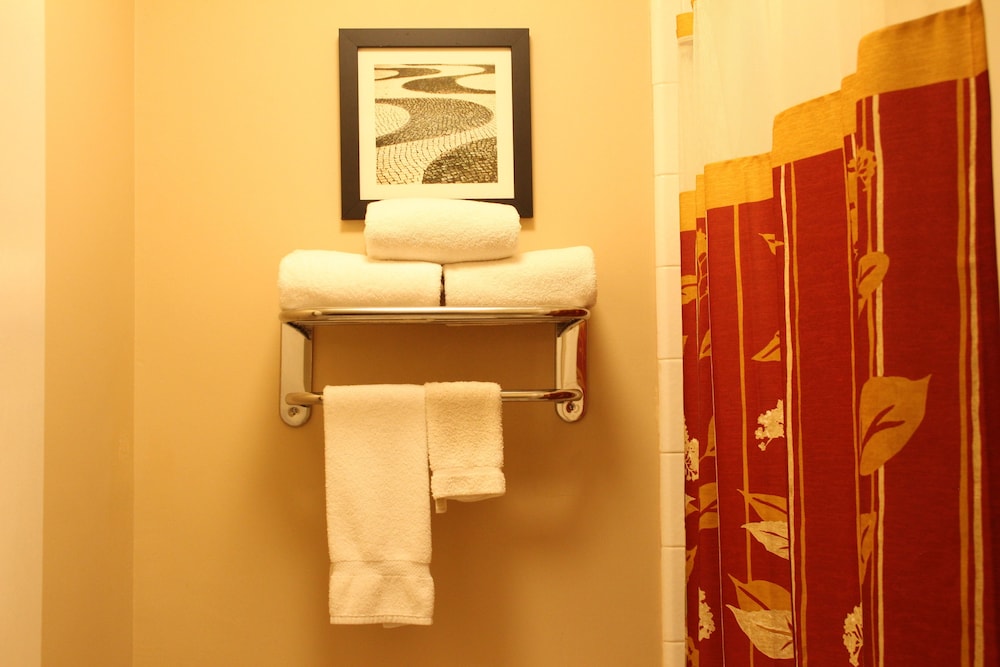 Crystal Cove Riverfront Resort 20/42