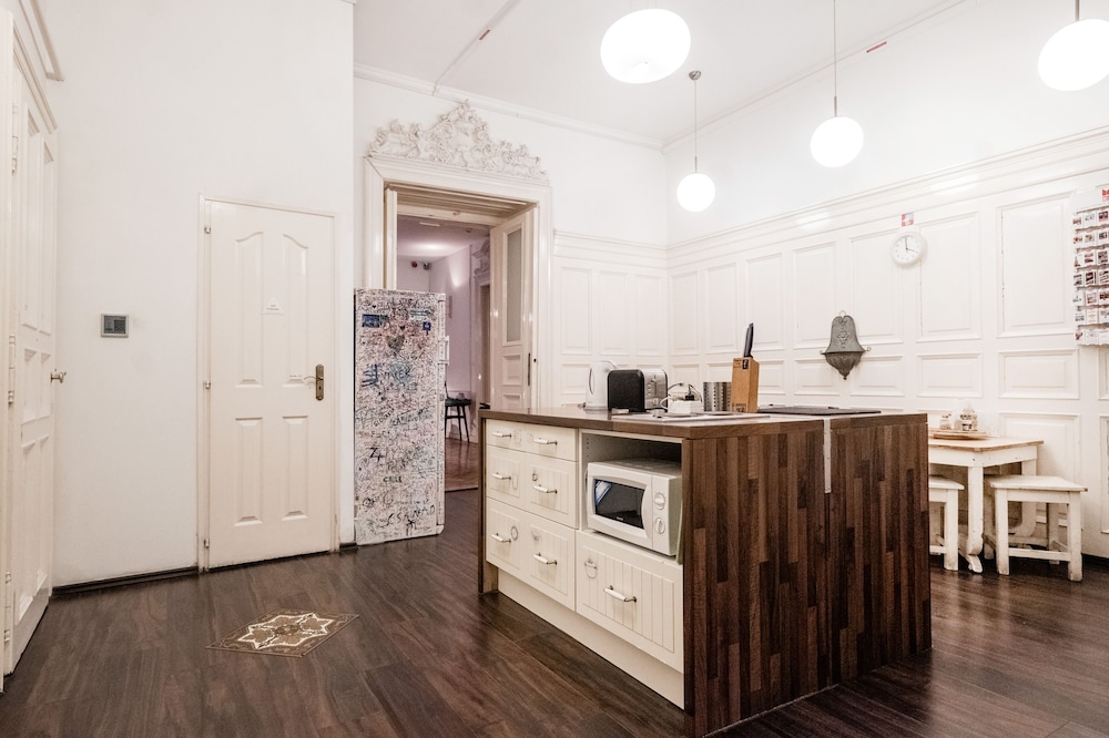 Baroque Hostel Budapest 3/76