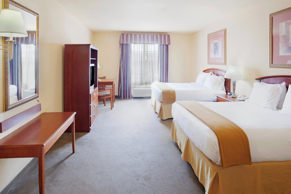 Holiday Inn Express Hotel Suites Kerrville 21/62