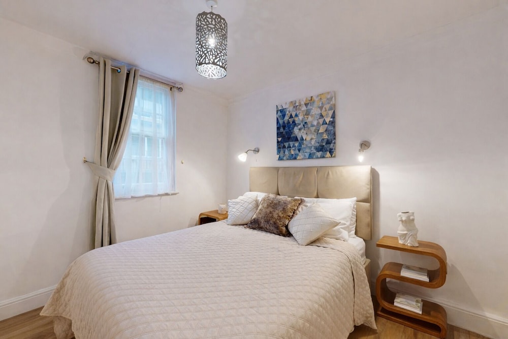 Park Lane Apartments/Clarges Street 11/50