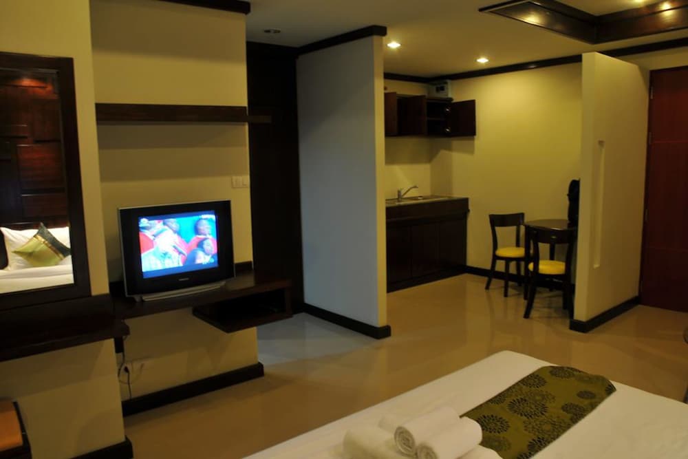 Boonjumnong Modern Apartment 23/27