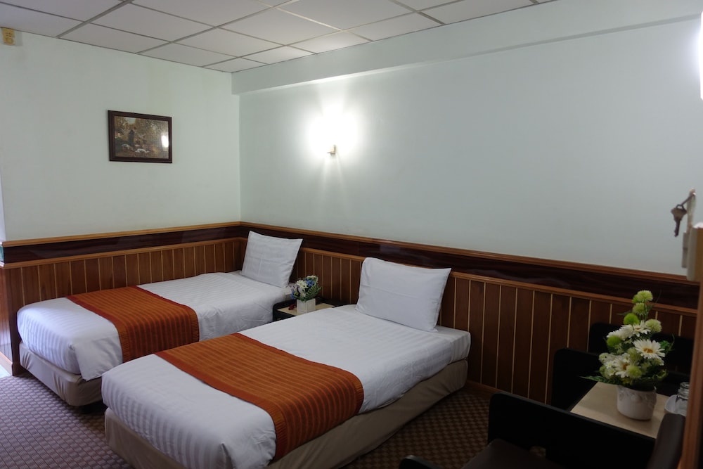 Serene Hotel 10/28