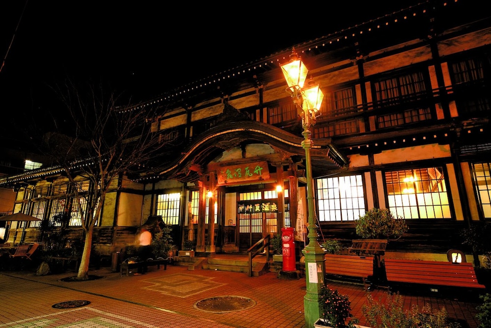Grand Mercure Beppu Bay Resort & Spa in Hiji