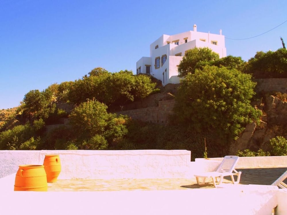 Blue Bay Hotel 56/63