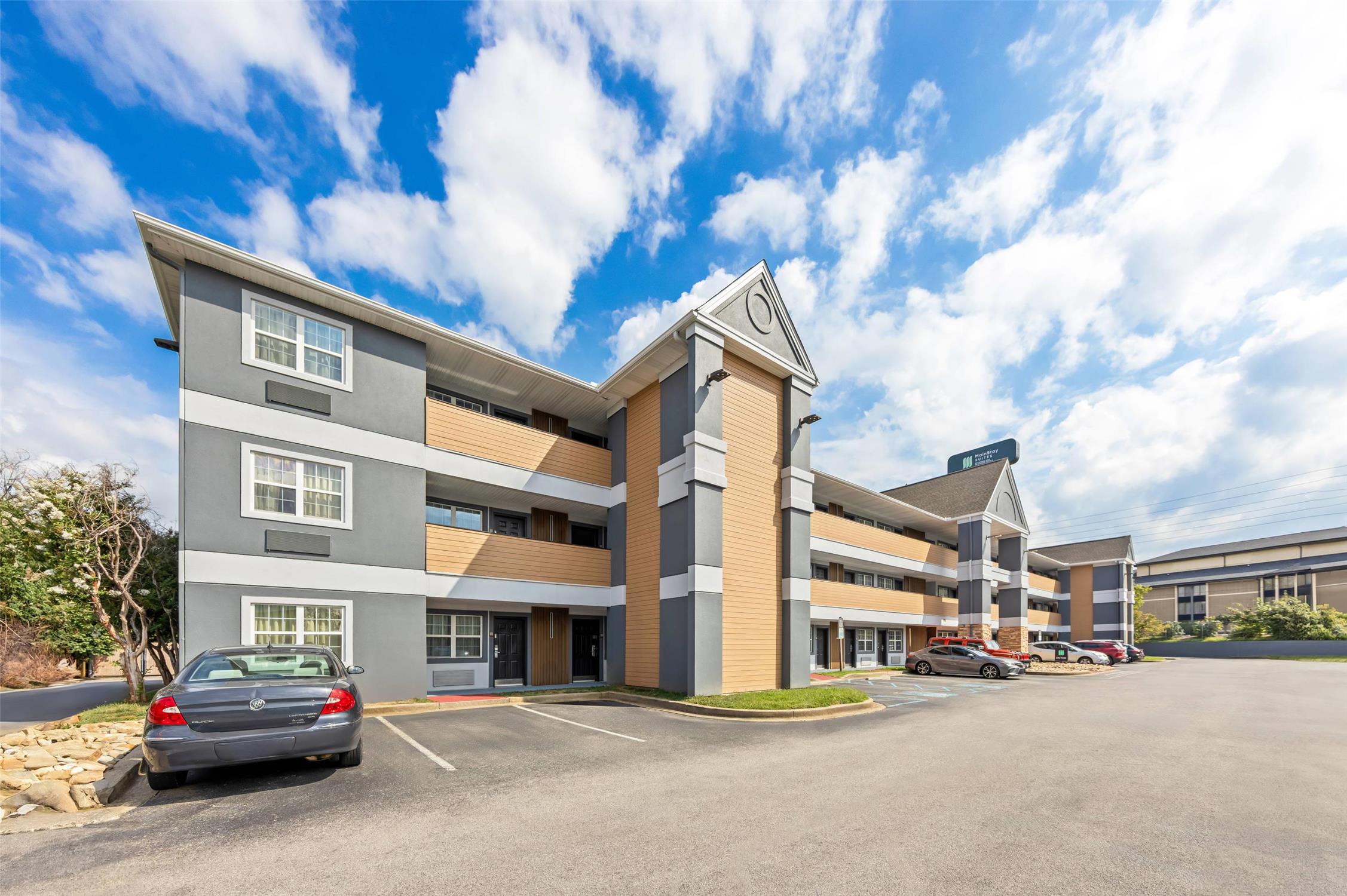 MainStay Suites Knoxville Cedar Bluff 14/23