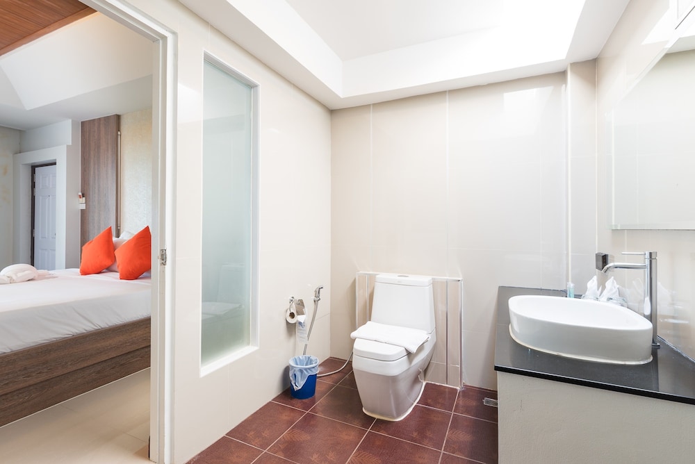 Chaolao Tosang Beach Hotel 11/60