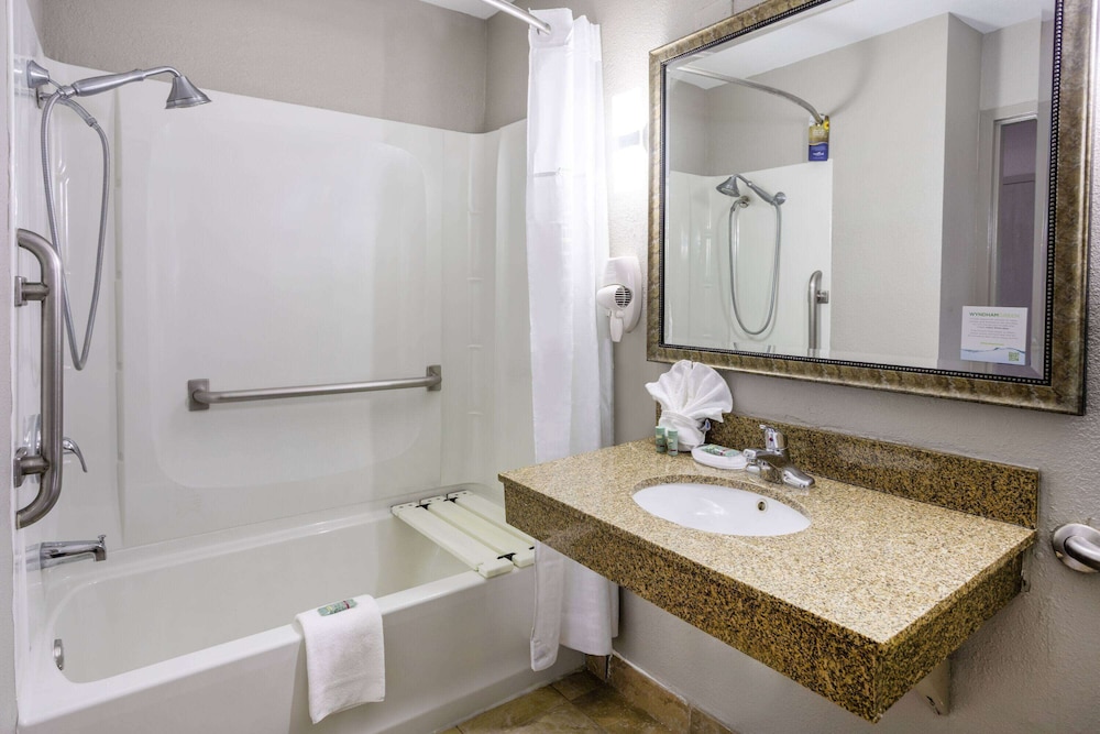 Baymont by Wyndham La Vergne 35/41