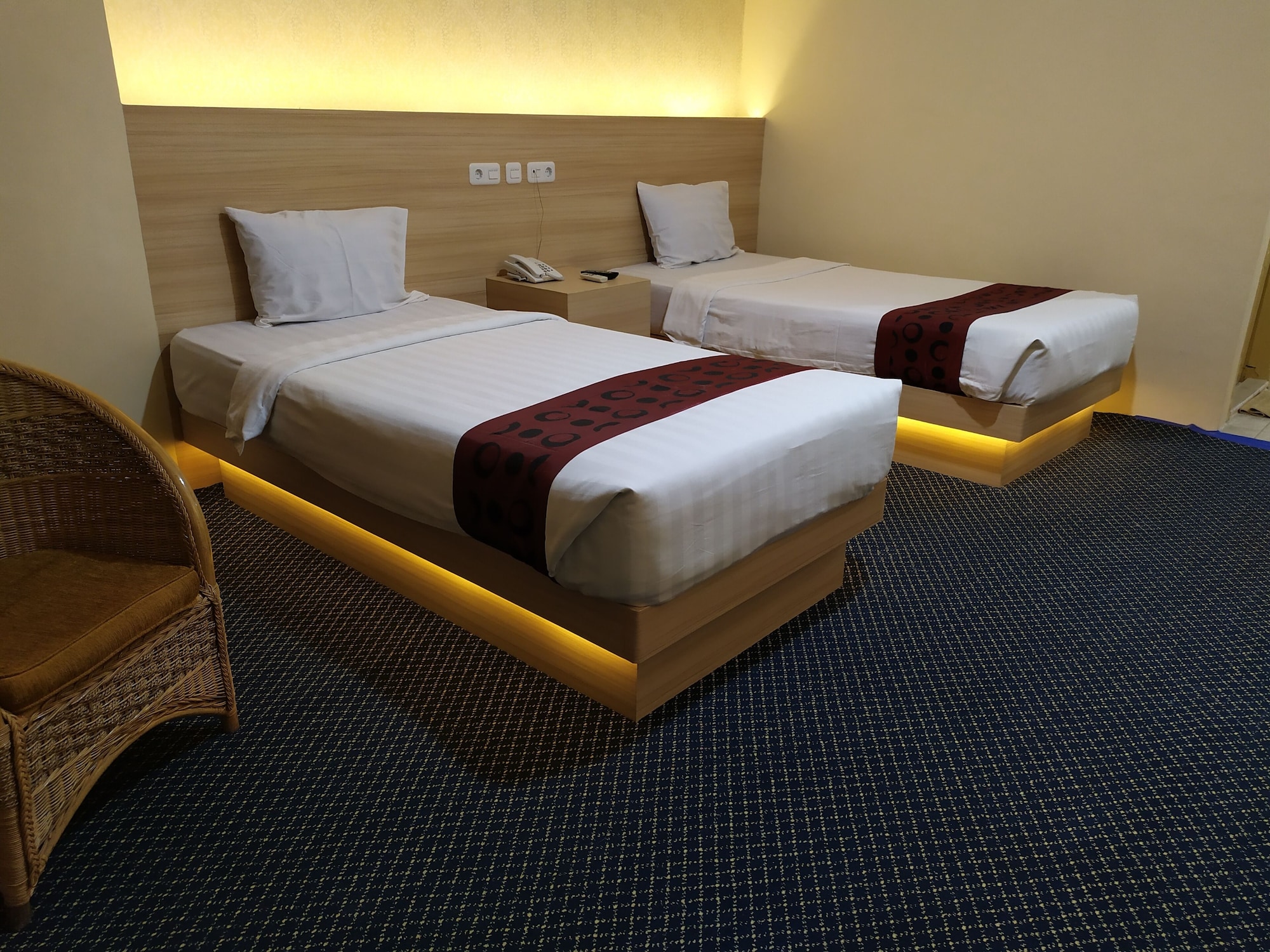 غرفة سوبيريور بسريرين منفصلين، Hotel Rangkayo Basa Padang Panjang 7/10