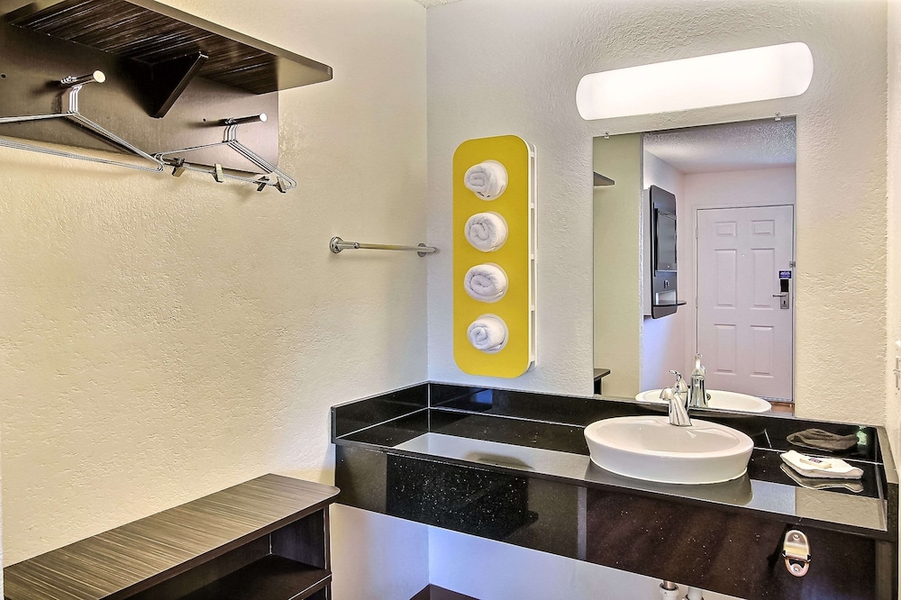Motel6 San Jose, CA - Airport 50/54