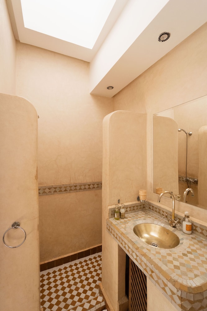 Riad 107 46/50