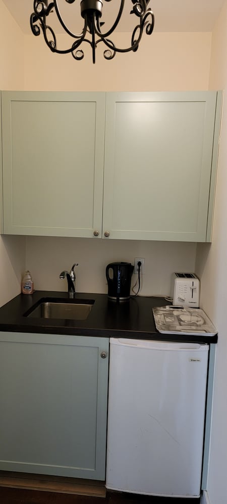 Incentra Village Guest House 6/50