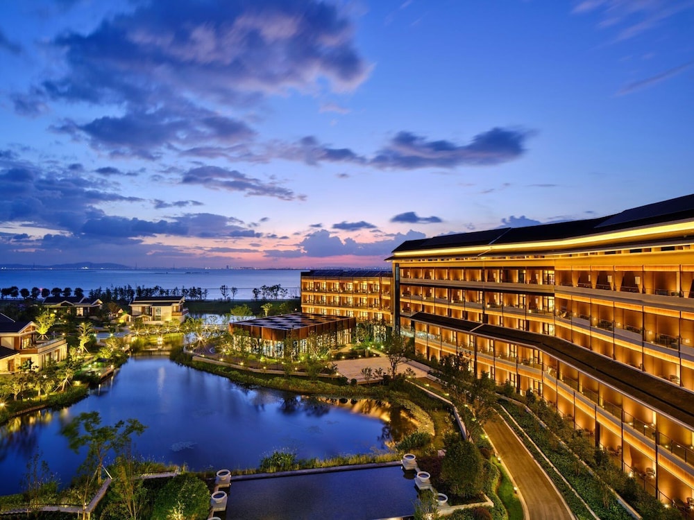 Hualuxe Suzhou Bay Hot Spring Resort 2/72