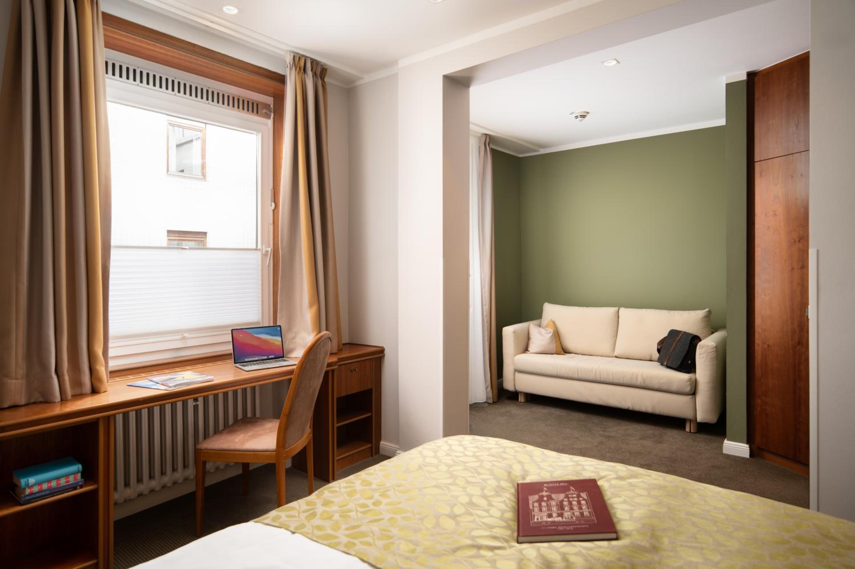 غرفة عائلية، Baseler Hof Hotel 7/10