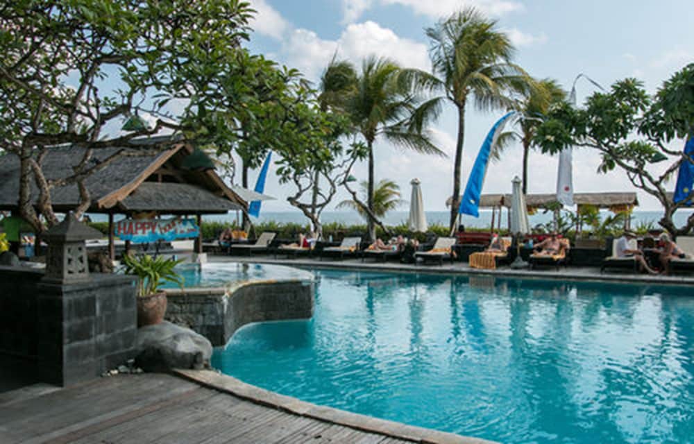 Grand Balisani Suites Hotel 68/71