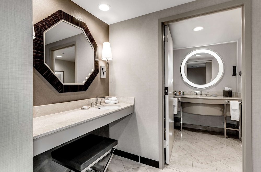 Hilton Columbus at Easton photo2