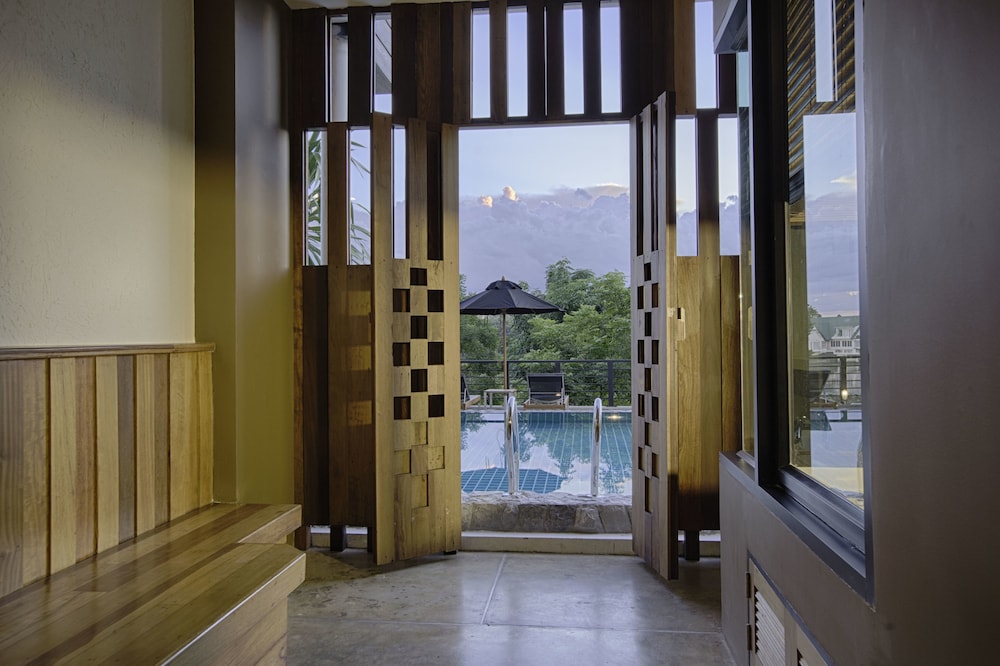Natee the Riverfront Hotel Kanchanaburi 16/38