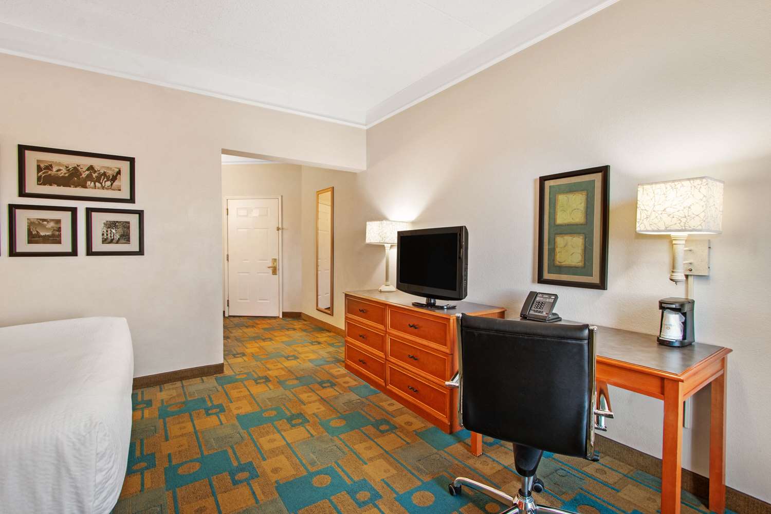 La Quinta Inn & Suites by Wyndham Albuquerque West 16/21