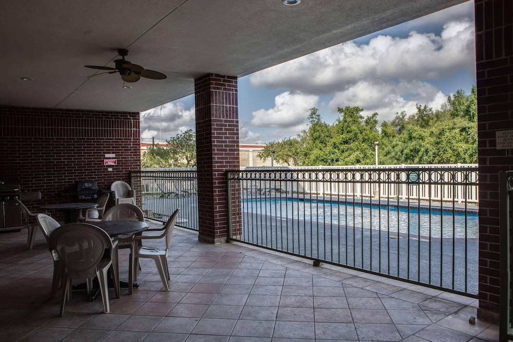 Country Inn & Suites by Radisson Harlingen, TX 36/67