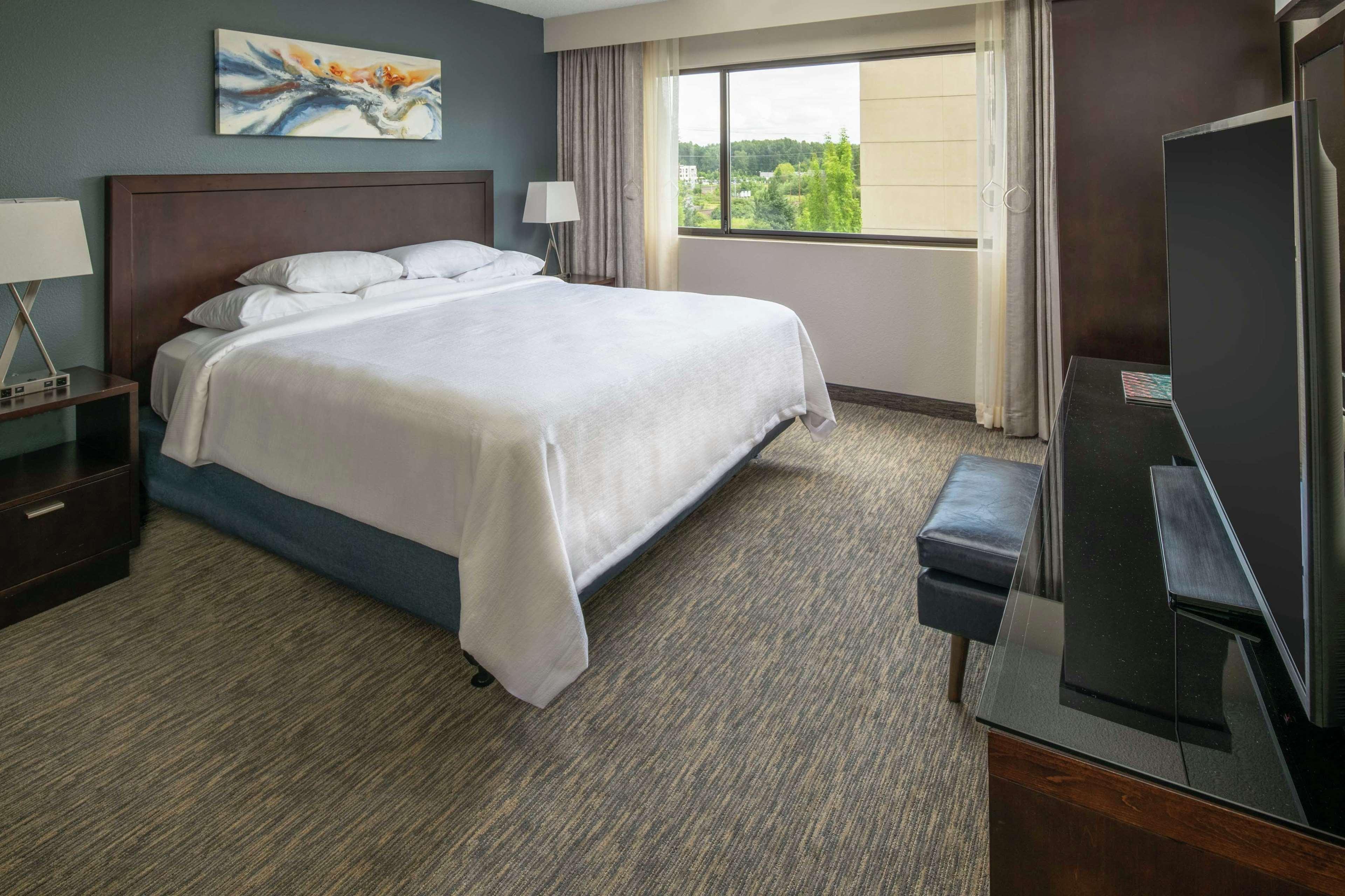 SUITE, KING BED, SOFA, ACCESSIBLE