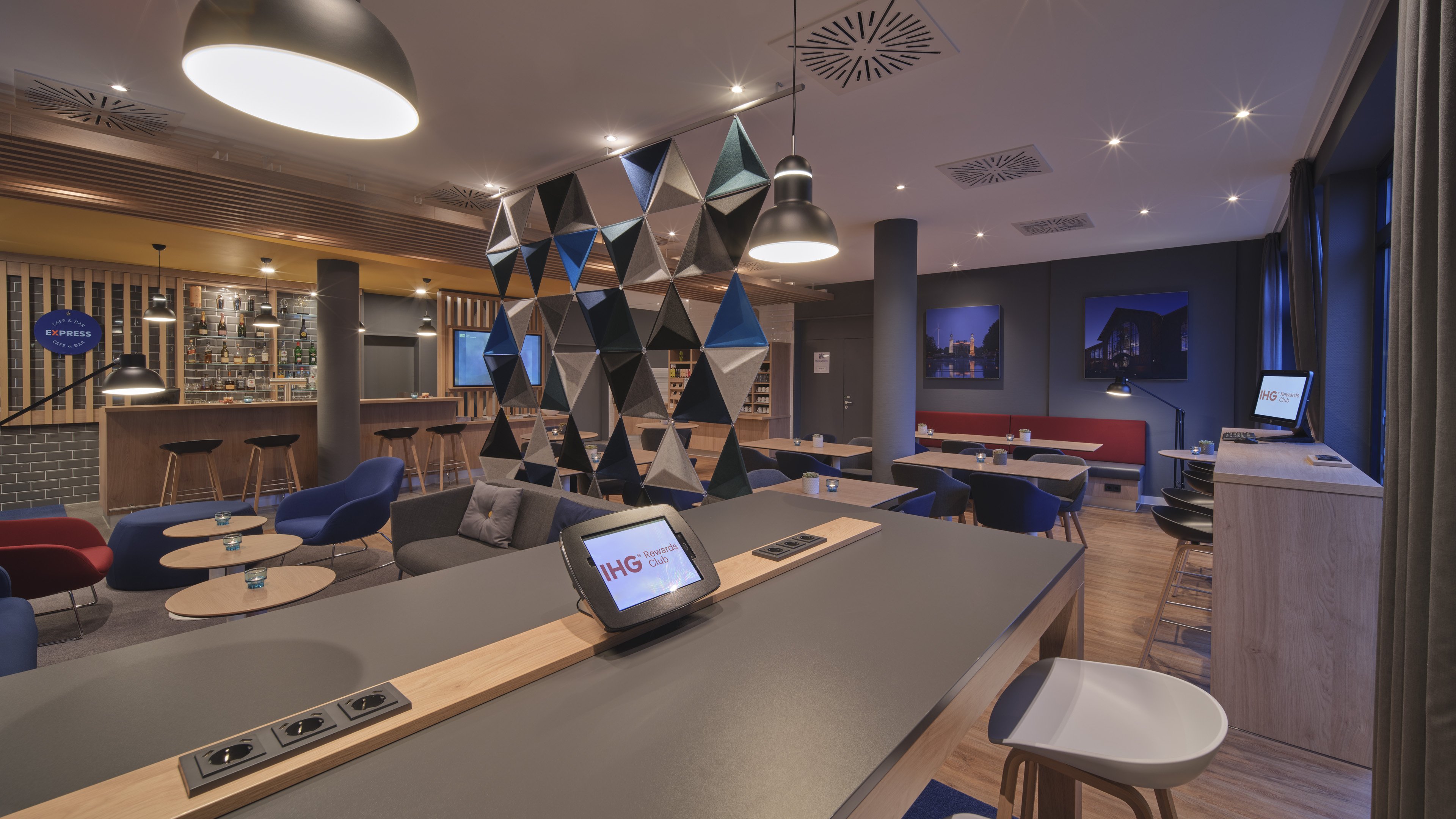 Holiday Inn Express Dortmund Hotel 28/46
