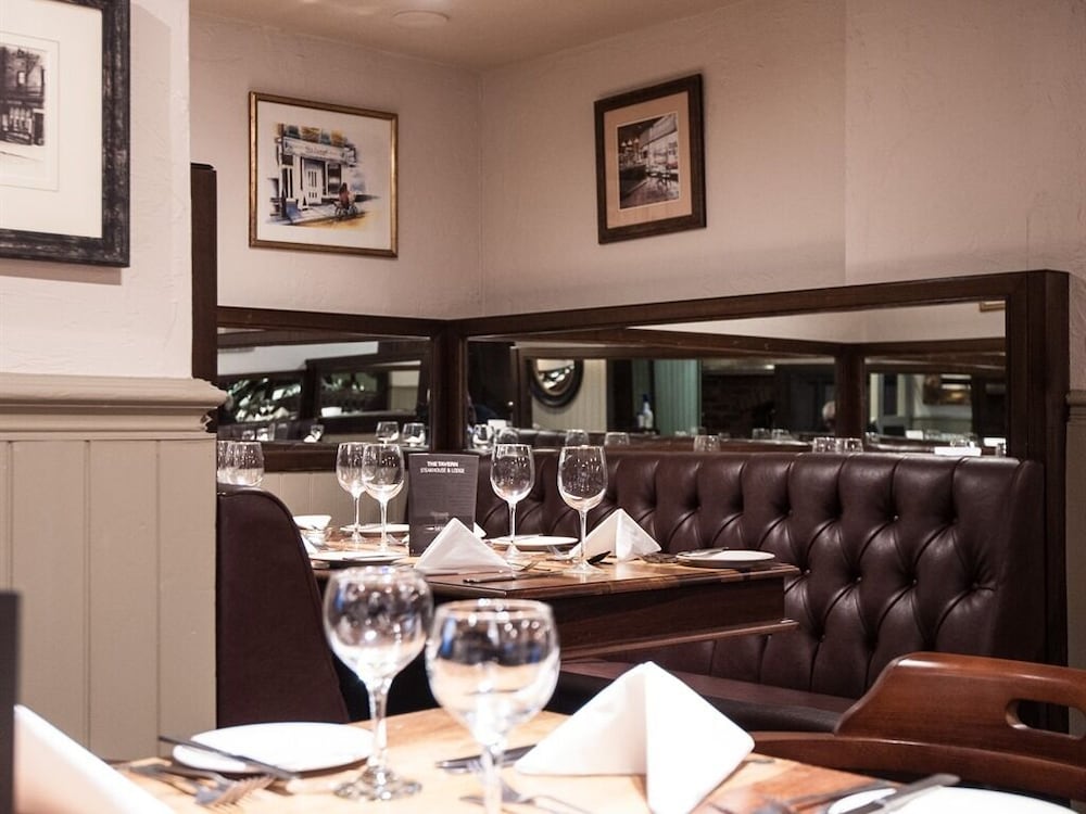 The Tavern Steakhouse And Lodge 44/54