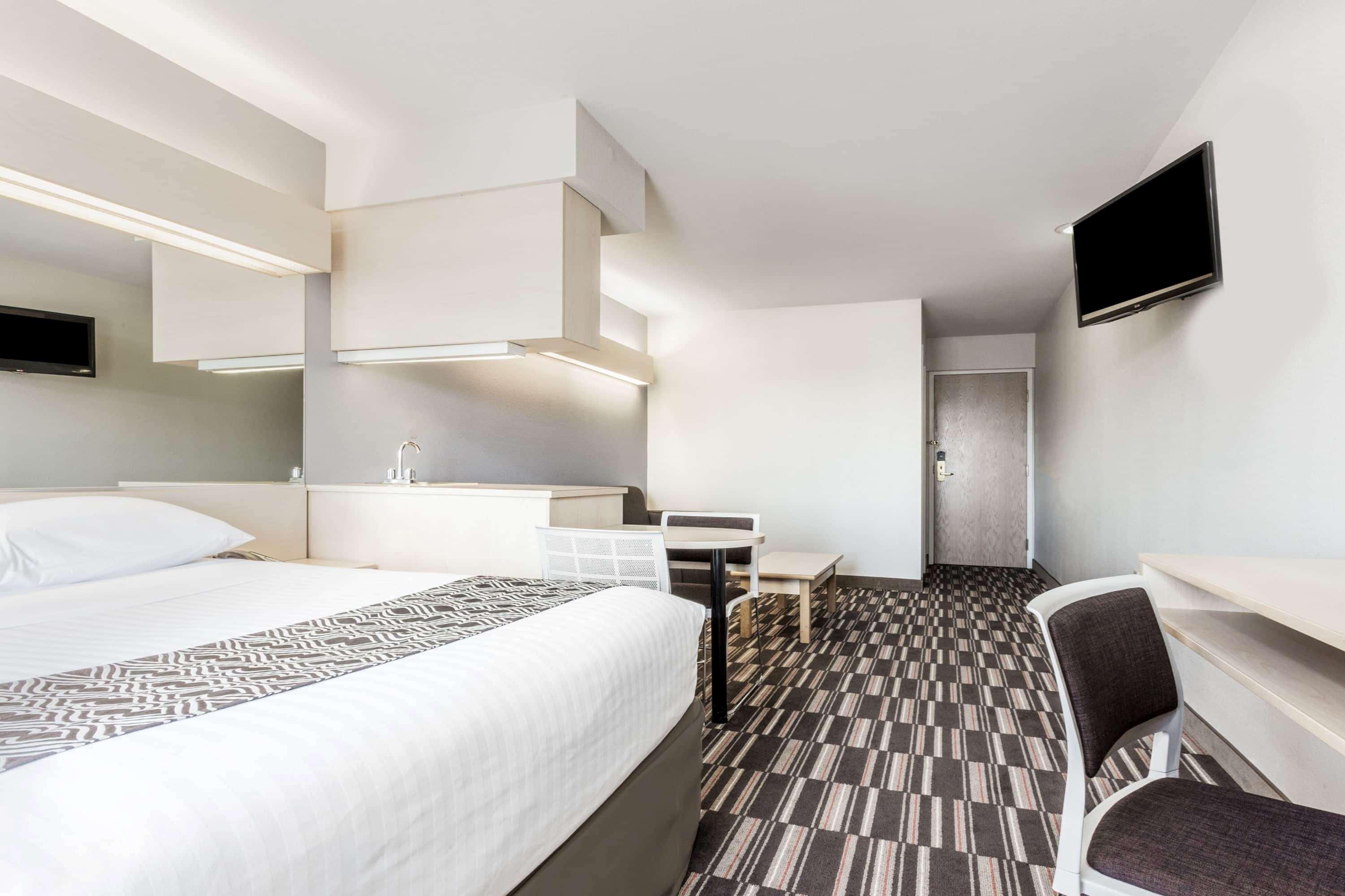 Suite, Queen Bed