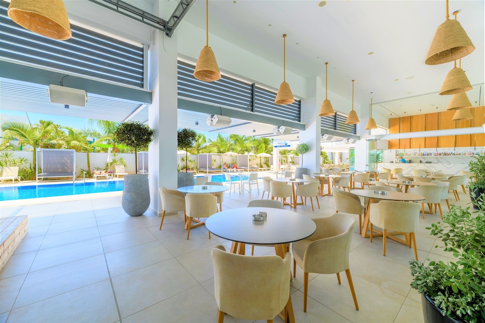 Tasia Maris Seasons Hotel (Adults only) 87/105