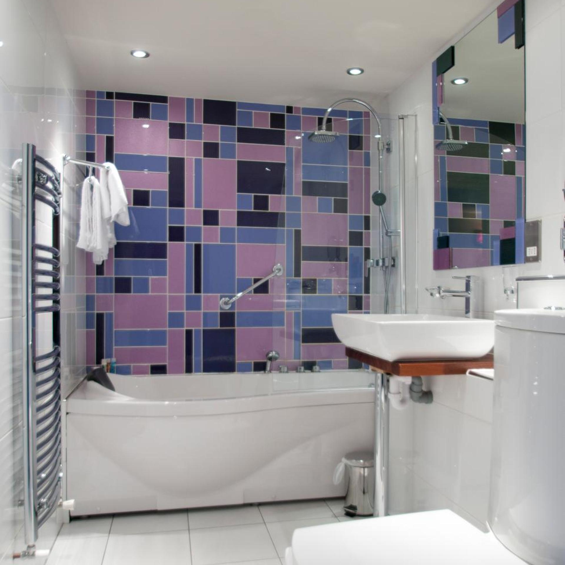 The Whistledown Hotel 45/47