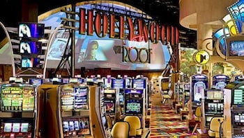 Hollywood Casino Hotel 29/37