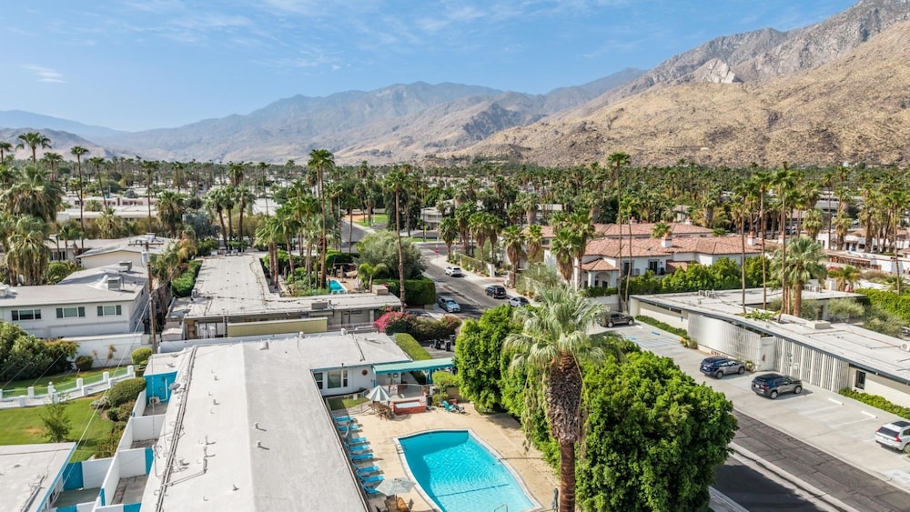 The Villas of Palm Springs 35/50