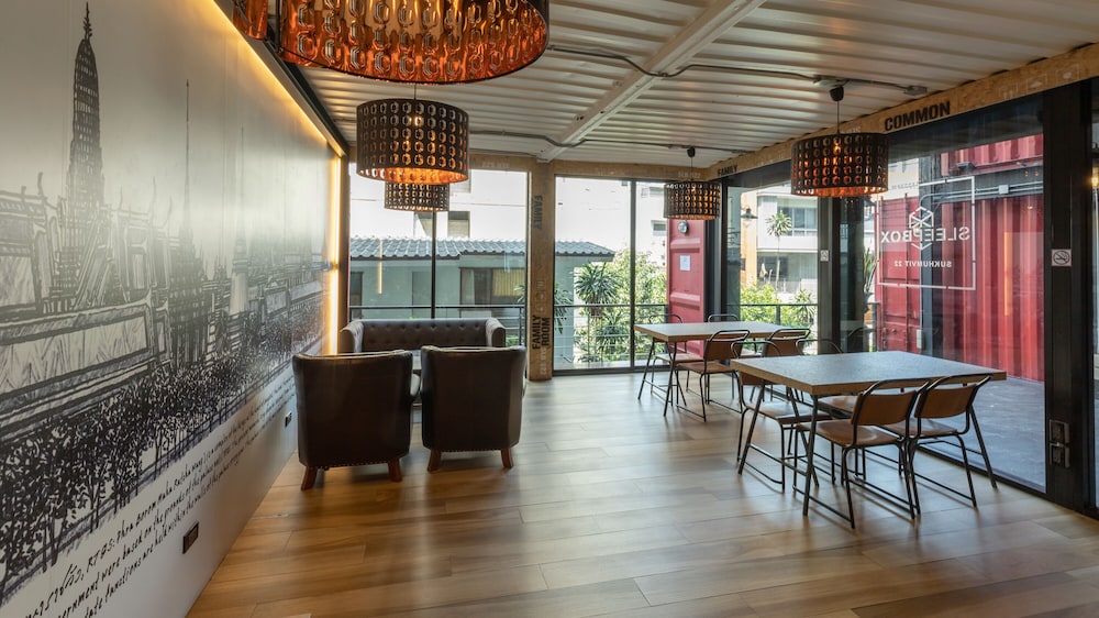 Sleepbox Sukhumvit 22 55/62