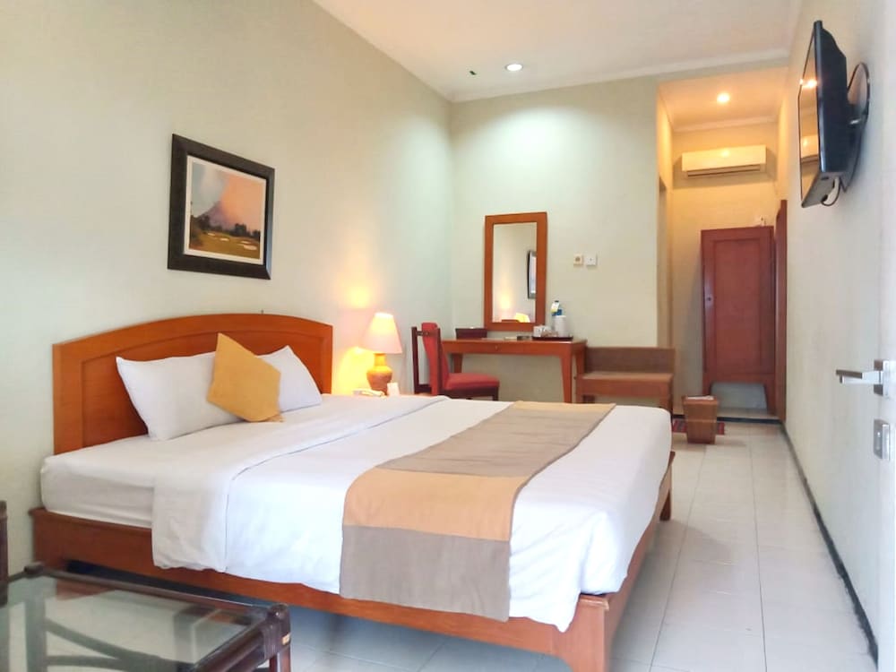 Hotel Catur 11/25