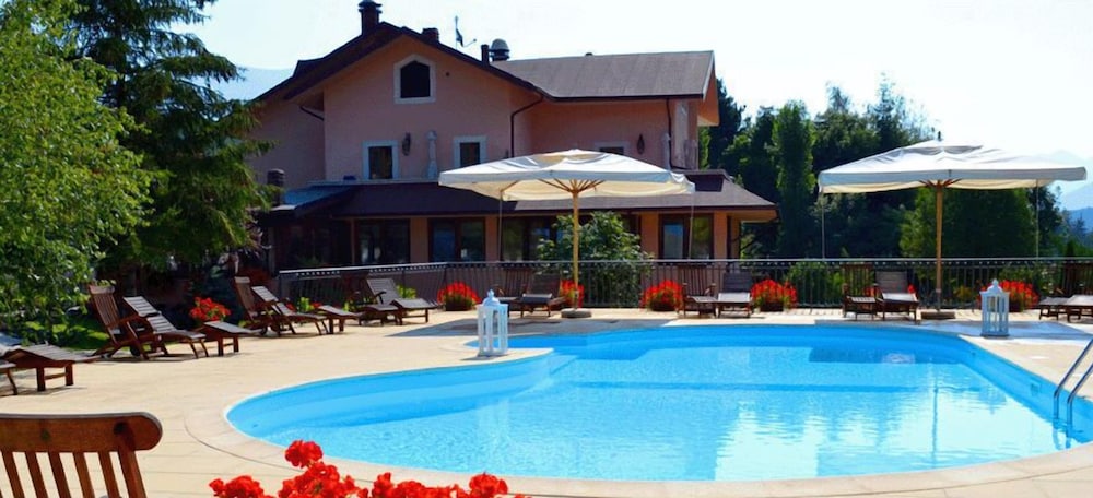Hotel Bucaneve 37/40