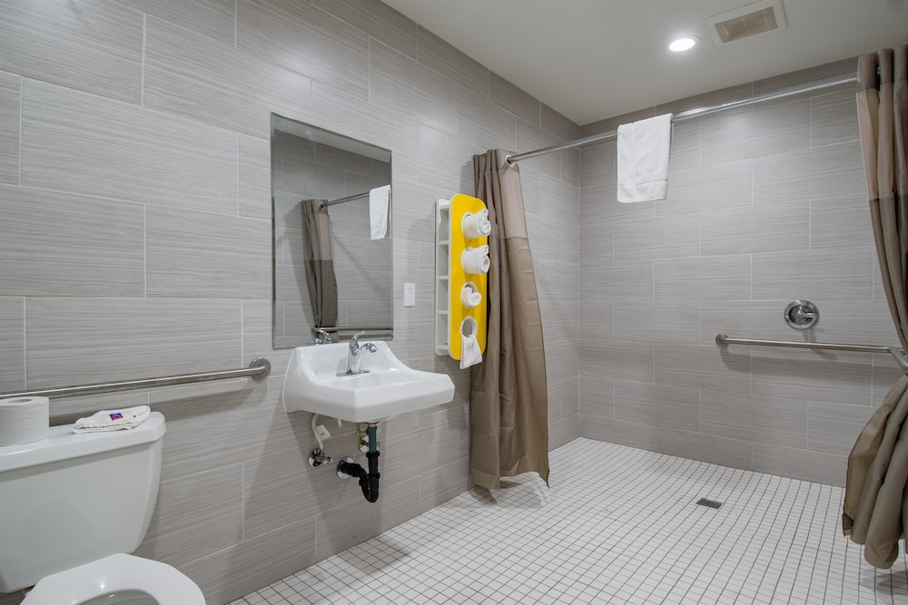 Motel6 San Bernardino, CA - Downtown 31/56