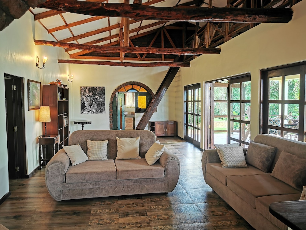 Pink Flamingo Boutique Hotel 31/48