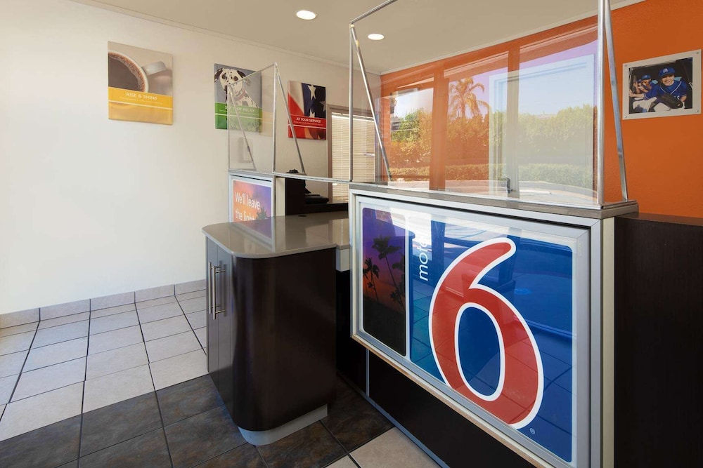 Lobby at Motel6 Arcadia, CA - Los Angeles - Pasadena Area, ARCADIA - CA