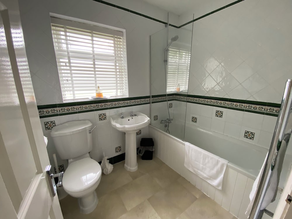 Parkside Guest House 47/50