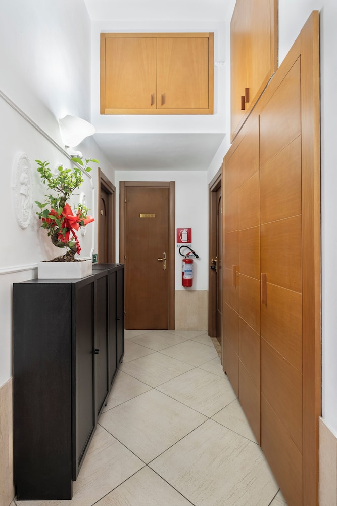 Hotel Moscatello 5/56
