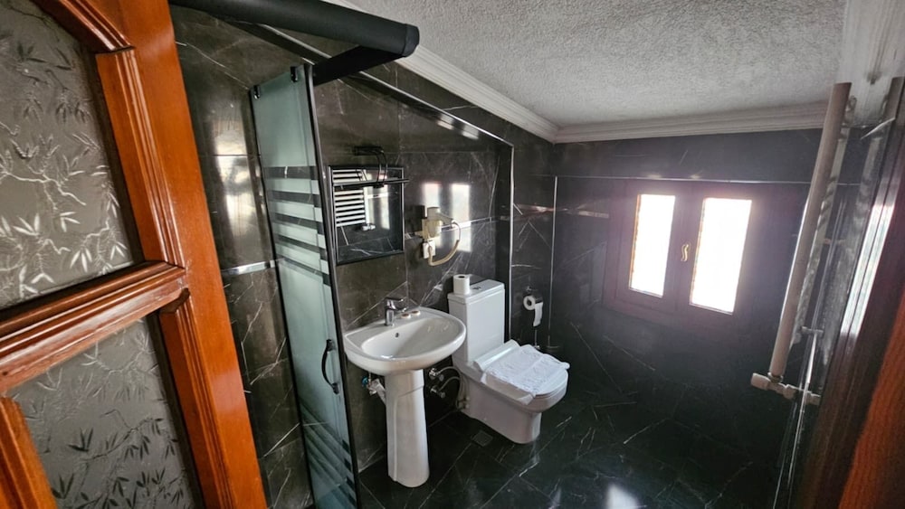 OTTOMAN ELEGANCE HOTEL 41/42