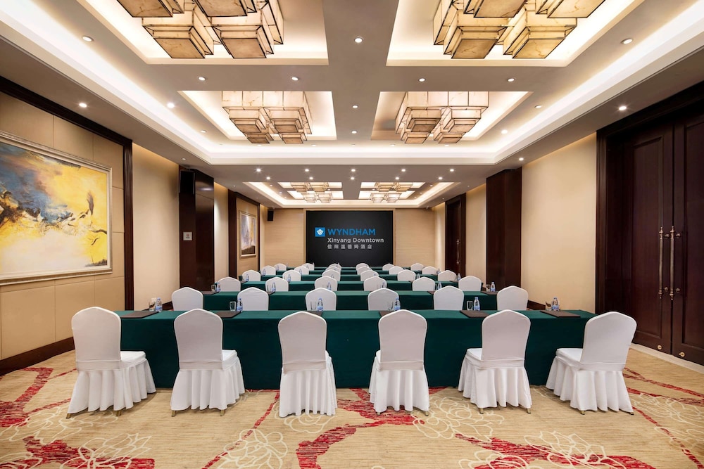 Wyndham Xinyang Downtown 46/59