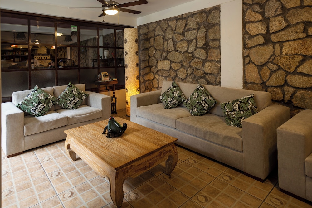 Gringo Bill S Boutique Hotel 68/90