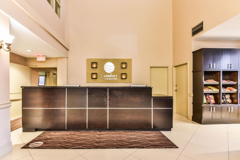 Comfort Inn & Suites Ambassador Bridge 7/39