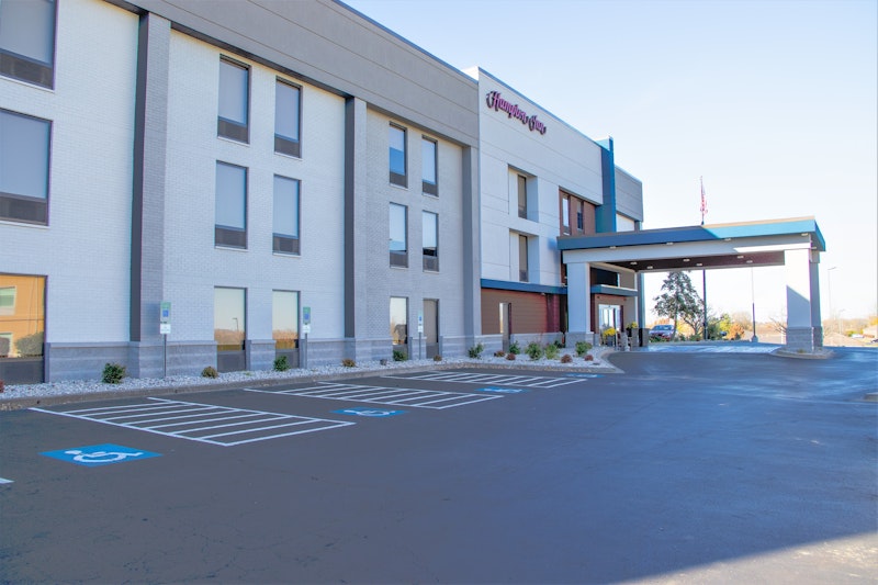 Hampton Inn Danville, KY 44/47