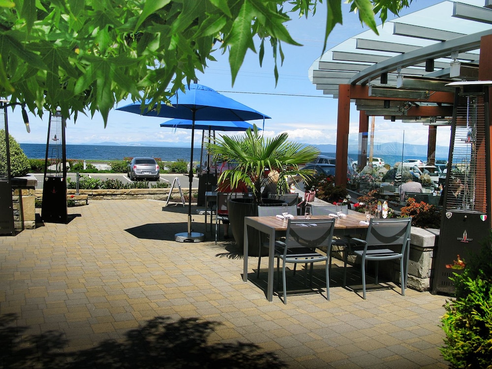 Qualicum Beach Inn 56/70
