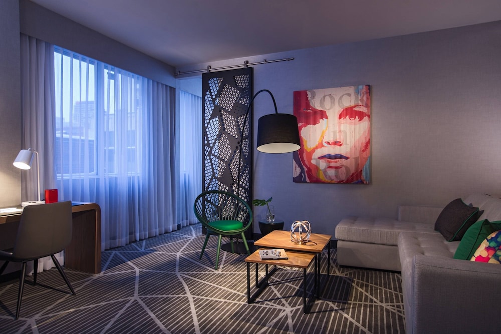 Renaissance Montreal Downtown Hotel 41/58