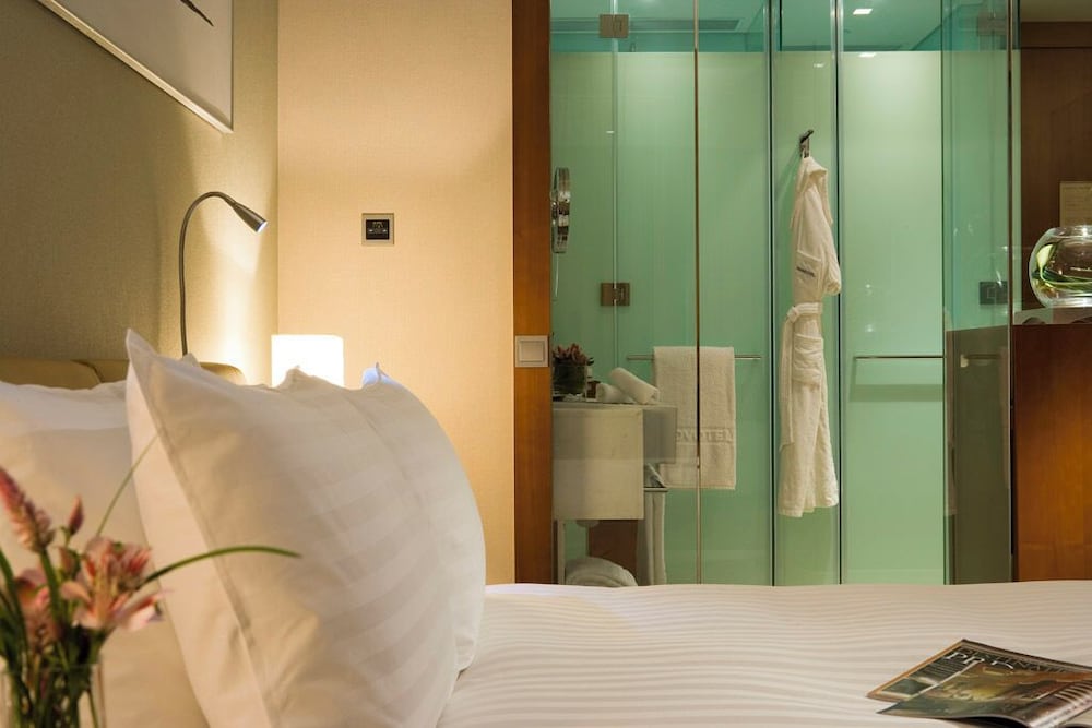 غرفة قياسية بسرير كوين، Novotel Citygate Hotel Hong Kong 8/8