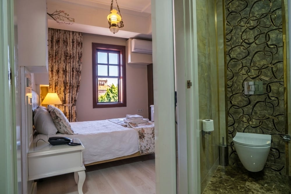 Ozkavak Hotel Kaleici 40/45