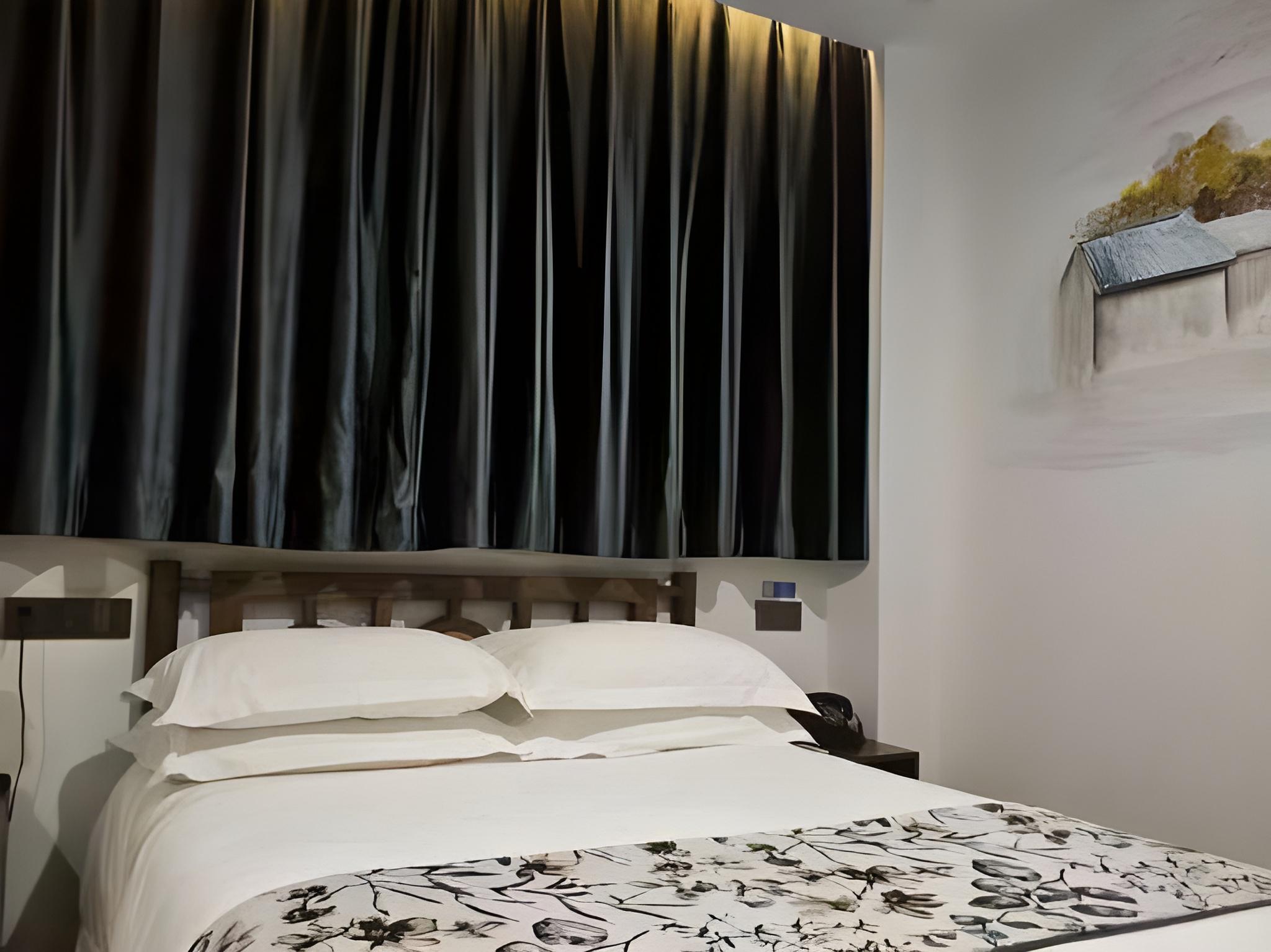 Serene, Double Bed