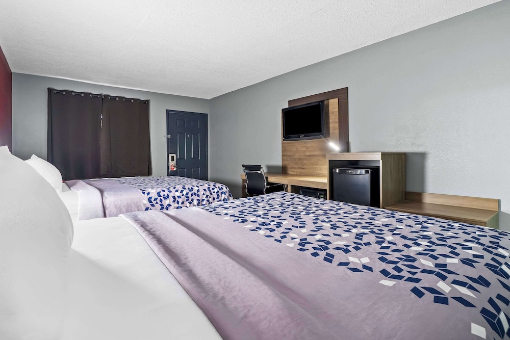 غرفة بسريرين كوين للمدخنين، Econo Lodge Kennett 2/3