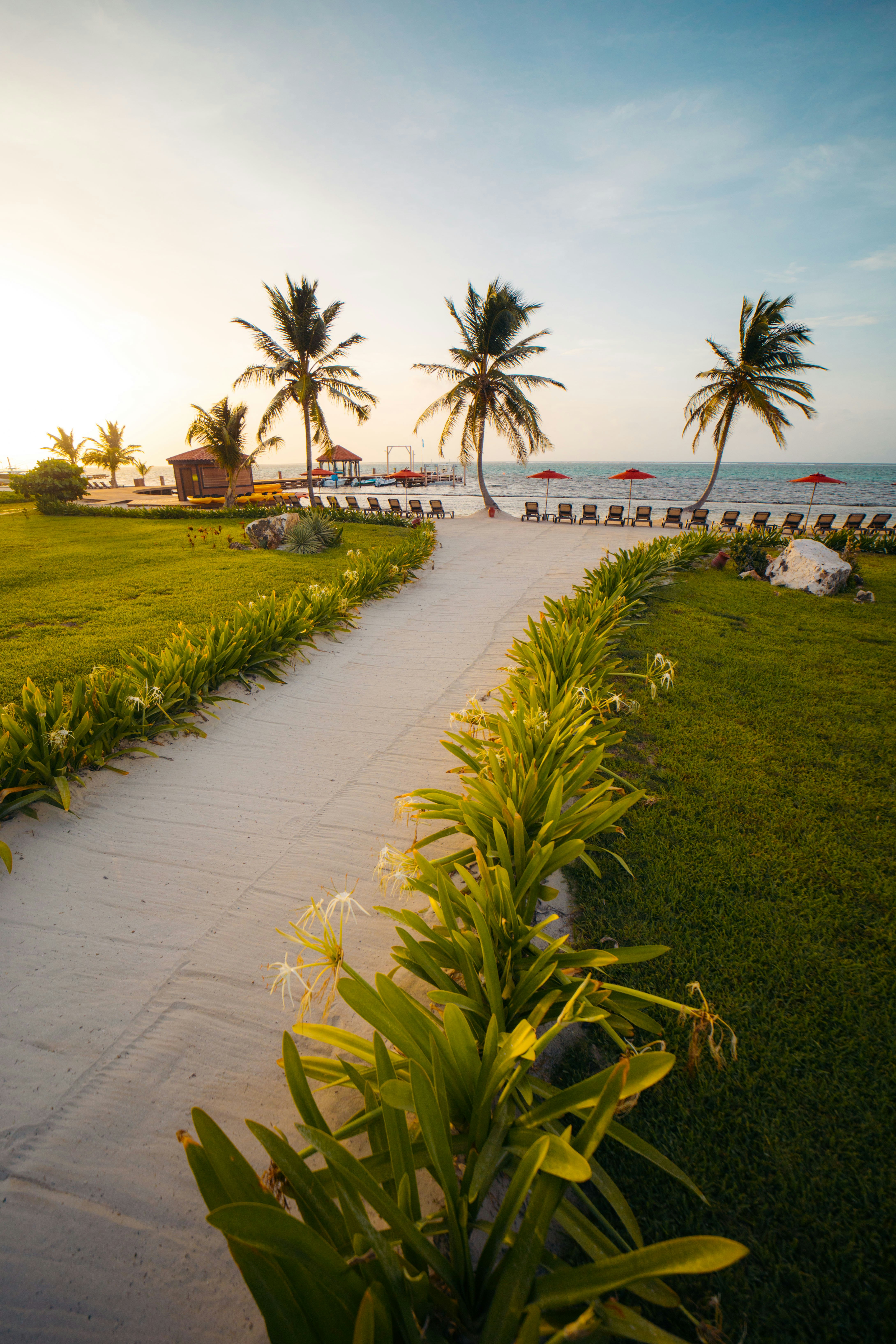Grand Caribe Belize 104/115